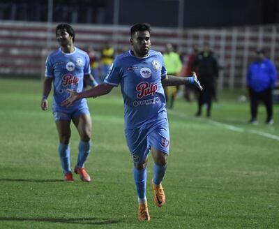 Ameliano venció 2-1 a Resistencia, con un golazo de Fernando Escobar.