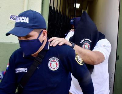 Uno de los funcionarios del Indert que fue detenido tras el allanamiento realizado por los fiscales Luis Said y Rodrigo Estigarribia, el pasado lunes. El primero sería el jefe de Gabinete, José Luis Clerch, detrás el Jurídico, Aldo León.