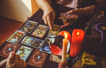 Fotografía de referencia: videntes hablan sobre qué podría ocurrir durante las elecciones generales de este domingo 30 de abril.
