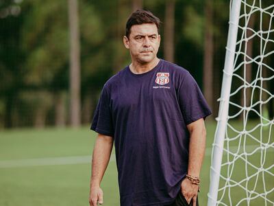 Troadio Duarte, en el primer día de entrenamiento al frente de General Caballero de Juan León Mallorquín.