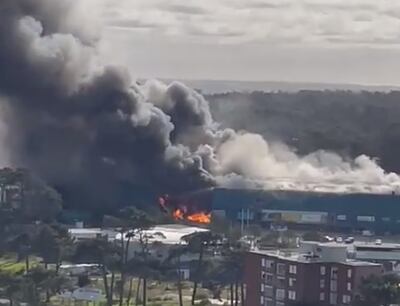 Arde shopping en Punta del Este, Uruguay.