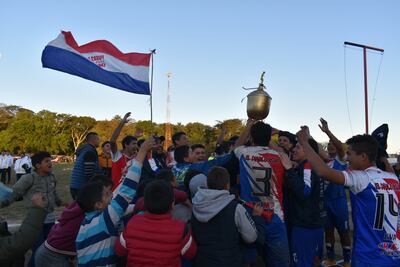 Club Atlético Alianza festeja su primer titulo
