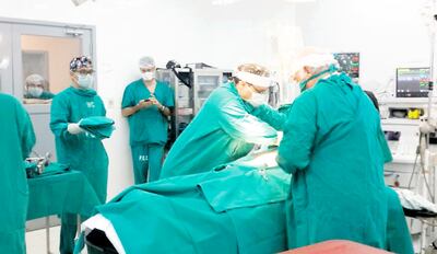 La falta de presupuesto afectó al  programa  de trasplante hepático, en que Clínicas marcó un hito en la medicina paraguaya. Este año  no se están haciendo más cirugías por falta de insumos y otros elementos, lamentaron ayer médicos del hospital escuela.