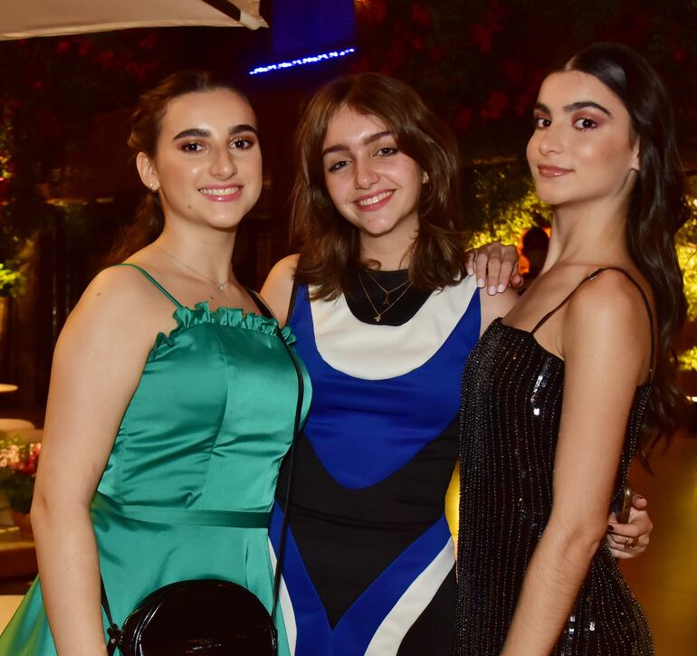 Pilar Ricci, Mia Ramírez y Ana Ricci.