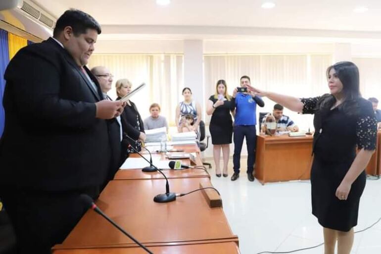 Baeza tomó juramento a Francisca Franco, vicepresidenta del plano.