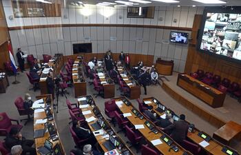 El proyecto para indemnizar a exobreros de Itaipú motivó un intenso debate en la Cámara de Senadores