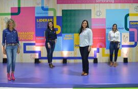 Parte del grupo de mujeres exitosas que participaron de la edición “ Sembrando 2020” y que dieron sus testimonios.