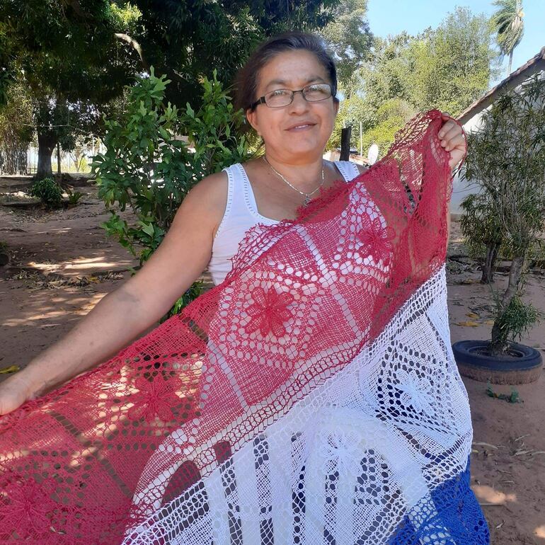 Las artesanas de Encahe Jú en su mayoría ya trabajan con hilos importados, pero consideran que detrás de la producción de colchas y hamacas también se comercializan sus productos