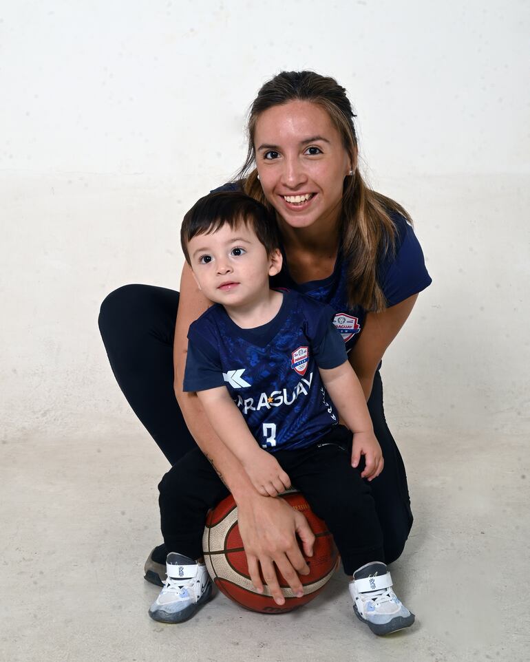 Ternura entre madre e hijo.