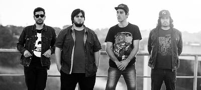 Reacción Tardía es un grupo de rock que se encuentra promocionando su primer disco.