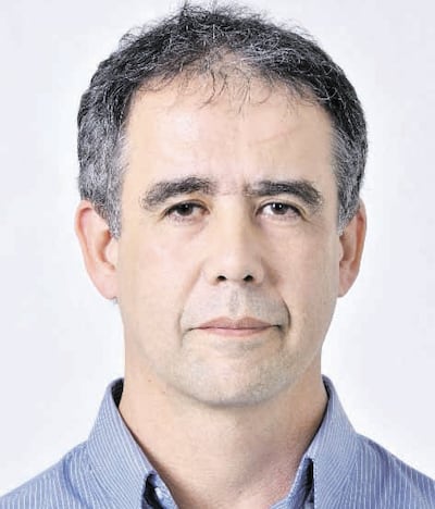 Armando Rivarola deja la Jefatura de Redacción del Diario ABC Color, tras seis años de exitosa labor,  y pasa a ser editorialista.