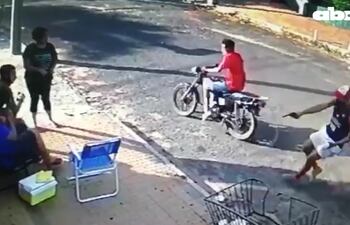 Las características de los detenidos y de su motocicleta coinciden con varios asaltos en área metropolitana.