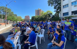 Las familias marcaron presencia en el Día Mundial del Autismo.