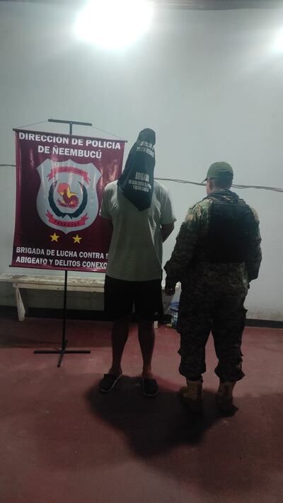 El detenido Juan Rojas González, de 19 años, en dependencias de la Policía.