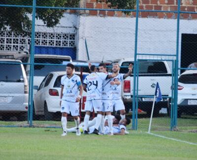 Los atyreños se llevaron los tres puntos de su visita a uno de los líderes.