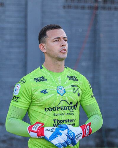 Héctor Adán Espínola Varela (31 años), portero que está cerca de llegar a Nacional.