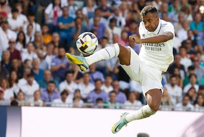 El delantero brasileño del Real Madrid Rodrygo durante el partido de Liga que Real Madrid y Betis disputaron ayer en el estadio Santiago Bernabéu de Madrid.