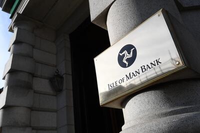 La sede del Isle of Man Bank en la ciudad de Douglas, en la dependencia británica de la Isla de Man.