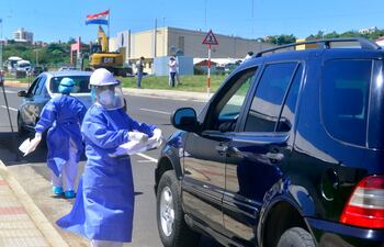 Pruebas express de COVID-19 en la Costanera de Asunción