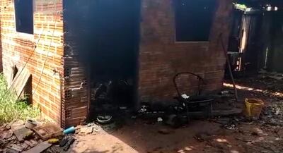 Adulto mayor pierde la vida tras quedar atrapado en su vivienda que ardió en llamas.