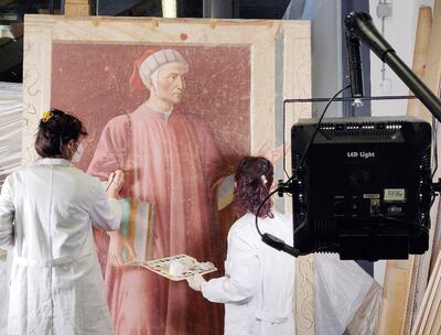 Restauradores trabajaron en el reconocido retrato del poeta. "rejuvenece" tras su restauración