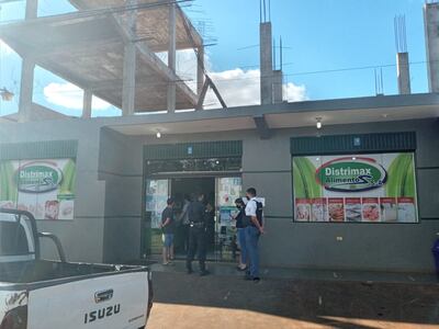 El local comercial atracado por dos motochorros es Ciudad del Este.