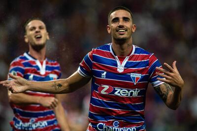 El festejo de Thiago Galhardo tras anotar el primer gol de Fortaleza en la goleada de este jueves sobre Maldonado 4-0. (AFP)