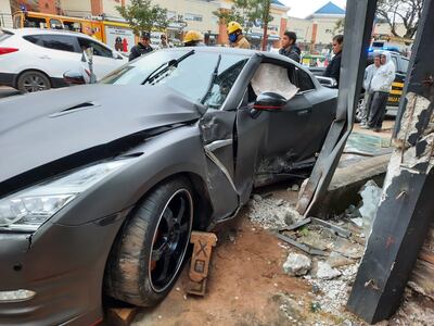 El vehículo de marca Nissan GTR, color gris, con chapa GTRO 777, estaba al mando de José Barcenilla.