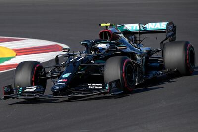 Valtteri Bottas dominó en los entrenamientos del viernes.