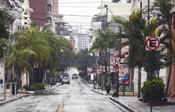 Imagen que tenía el microcentro capitalino, el 27 de marzo del año pasado, en el marco de la cuarentena total por el covid-19.