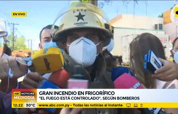 Bomberos controlan incendio en Frigorífico Athenas Food