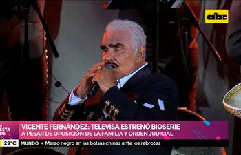 Batalla por la bioserie de Vicente Fernández pese a orden de suspensión