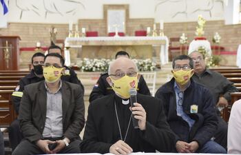 El obispo de Encarnación, Javier Pistilli, coordinador de la campaña, presentó el proyecto de trabajo que se extenderá por un mes.