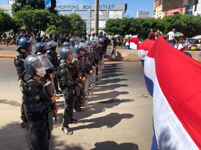 Los manifestantes llegaron hasta la zona primaria del puente de la Amistad bloqueando la entrada y salida al país.