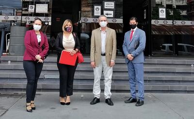 Los diputados Rocío Vallejo y Celso Kennedy, y  los abogados Josefina Aghemo y Raúl Caballero.