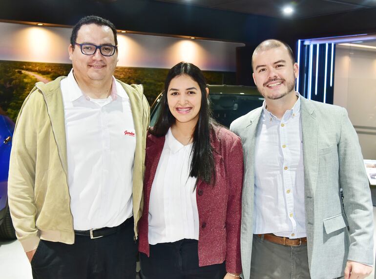 Jovino Prieto, Bethania Urbieta y Hugo Rivera.