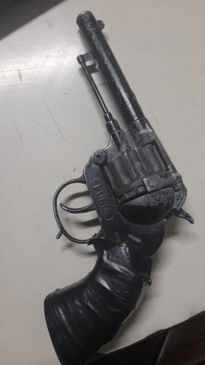 El arma de fuego incautada por los intervinientes.