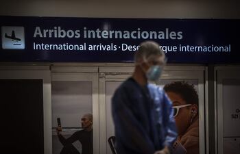 La ministra de Salud, Carla Vizzotti, dijo que esta apertura es posible gracias al avance de la campaña de vacunación y la mejora de la situación epidemiológica.