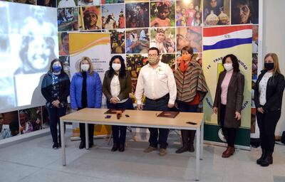Acto de firma de convenio en el Centro de Interpretación del Gran Chaco.