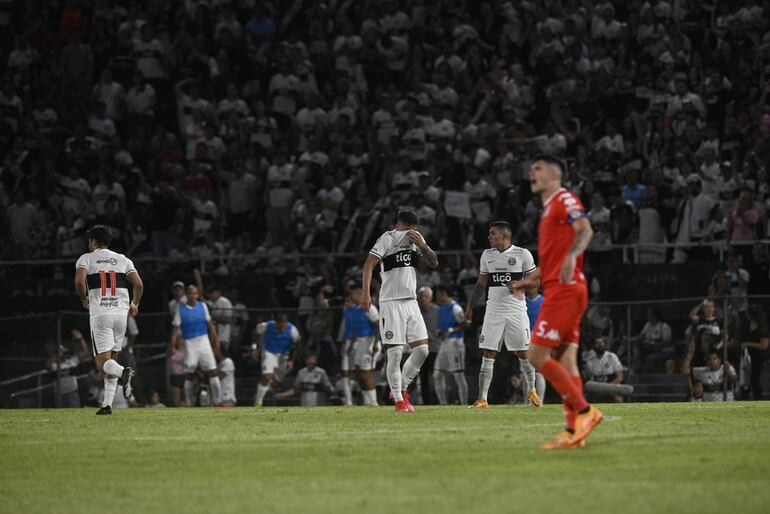 Guillermo Paiva marcó un golazo en la victoria de Olimpia sobre General Caballero JLM.