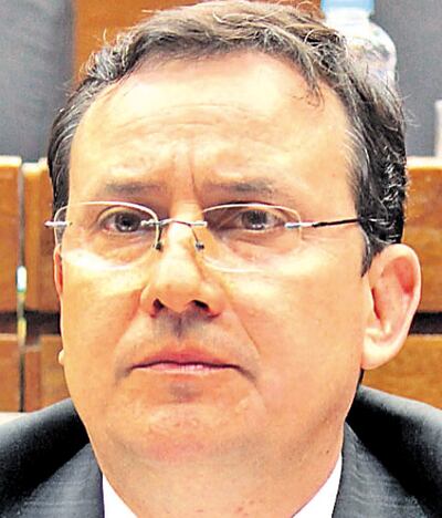 Pastor Vera Bejarano (PLRA-C) no descartó que haya una intención electoralista en la interpelación.