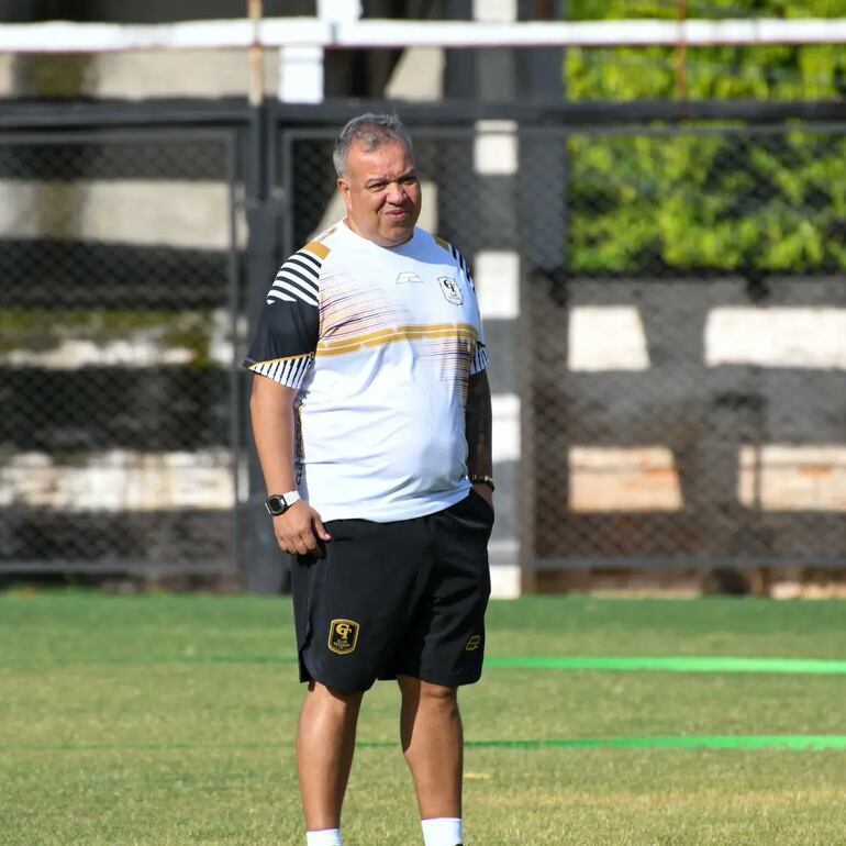 Robert Pereira Molina, director técnico de Tacuary.