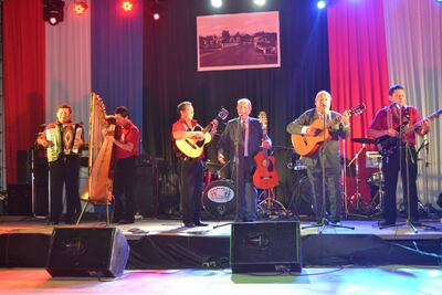 Catalino Gill y el dúo Méndez-López durante una actuación en el Festival Nacional de la Chipa, en 2017.