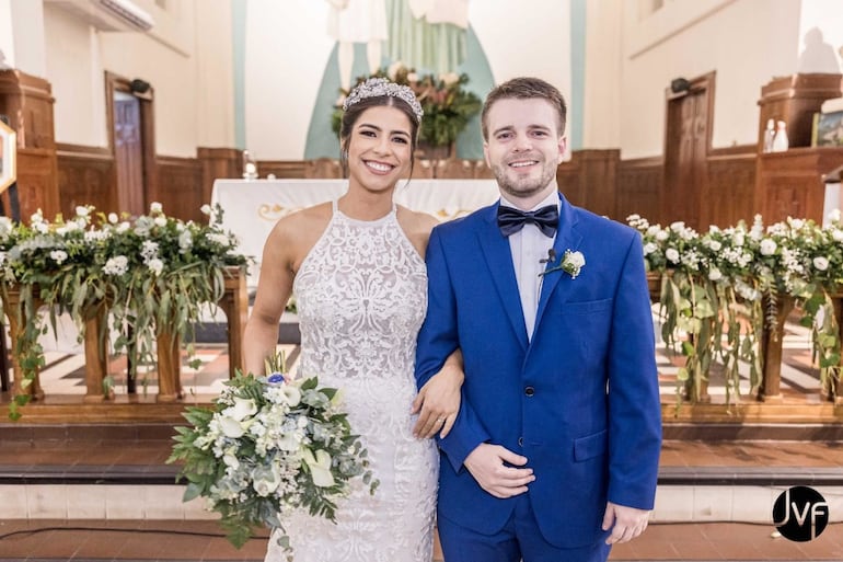 La ceremonia religiosa fue celebrada en la iglesia San José.