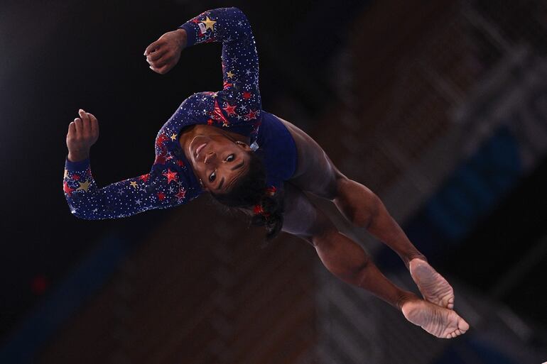 Simone Biles durante una competencia en los Juegos Olímpicos.