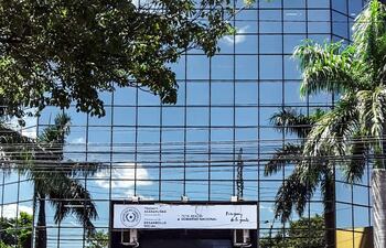 Según el dirigente van a distribuir las familias en propiedades de Villeta donde irán 160 familias. Y a Itauguá irán 100 familias con permiso de ocupación.