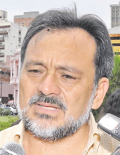 Sixto Pereira, senador del Frente Guasu, quien presidió ayer la Audiencia Pública sobre la creación de Sinacare y Dinacare.