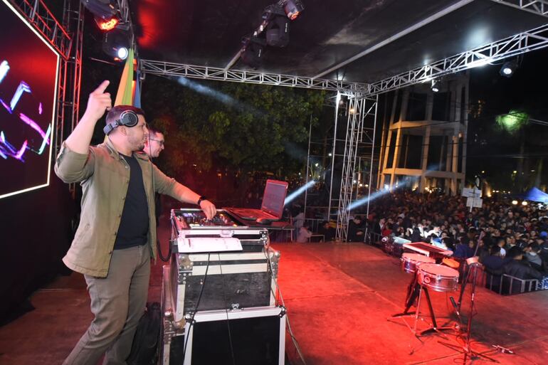 DJ Sixt se encargará de musicalizar el evento por el aniversario de Yuty.