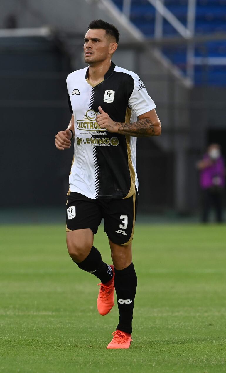 Pablo Esteban Espinoza Acosta (33), Tacuary.