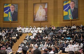 El rey de Baréin, Hamad Isa al Jalifa, y el presidente de Brasil, Jair Bolsonaro firmaron un memorando de entendimiento en materia de exención de requisito de visados para diplomáticos, cultura, deportes y tolerancia.
